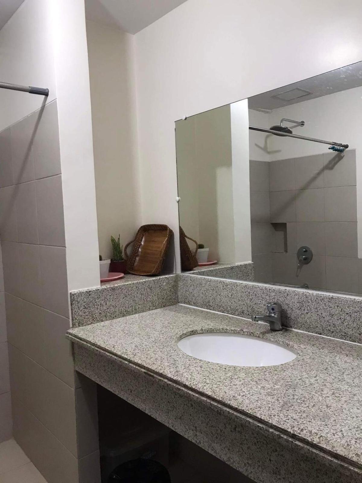 Bristle Ridge Condominium バギオ エクステリア 写真